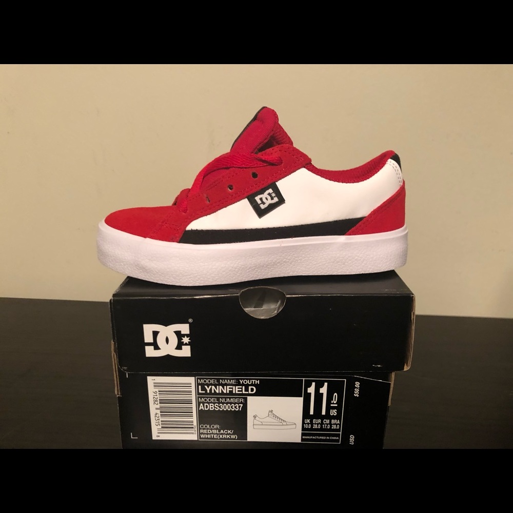 DC Lynnfield Youth Size 11 New in Box